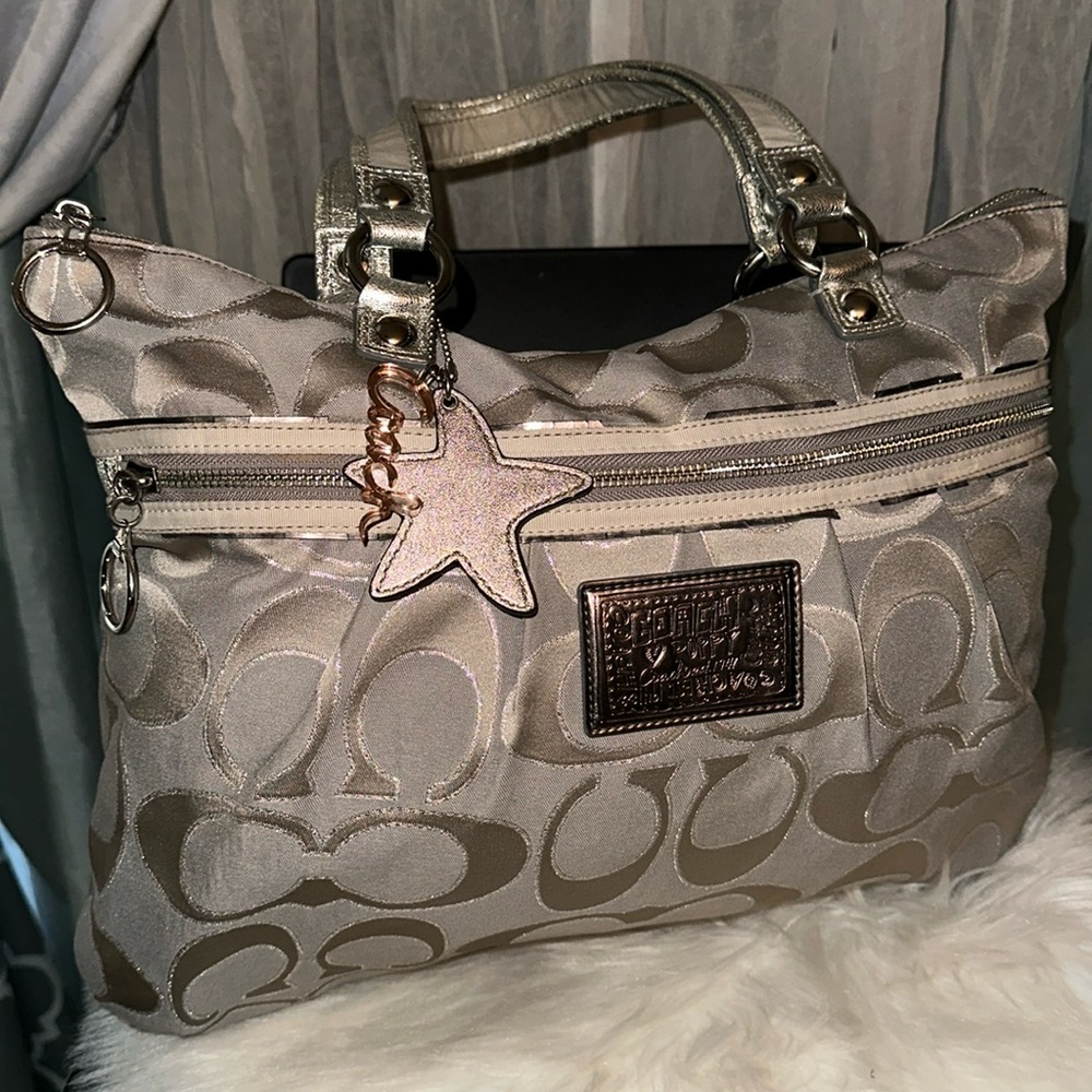Coach Signature Logo Rare Poppy Lurex Glam Sateen Gray Silver Shoulder T…